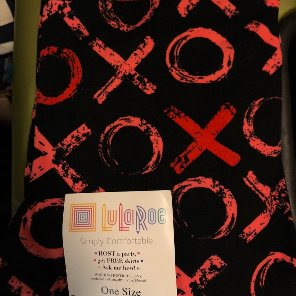 LuLaRoe Pink and Red Valentine's Leggings